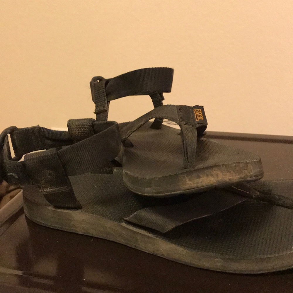 Tevas last chance! Moving!